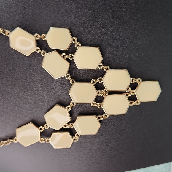 5/$20 Bundle deal - Cream Necklace - Picture 2 of 3